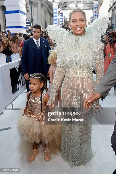 Singer Beyonce and daughter Blue Ivy Carter attend the 2016 MTV Video Music Awards at Madison Square Garden on August 28, 2016 in New York City.