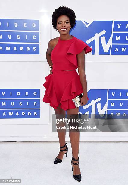 Comedian Sasheer Zamata attends the 2016 MTV Video Music Awards at Madison Square Garden on August 28, 2016 in New York City.