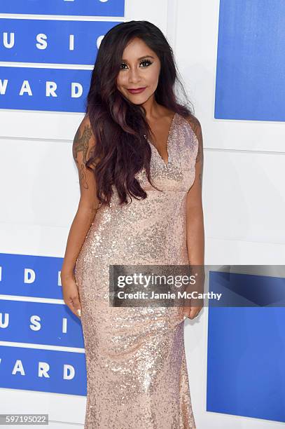 Nicole "Snooki" Polizzi attends the 2016 MTV Video Music Awards at Madison Square Garden on August 28, 2016 in New York City.