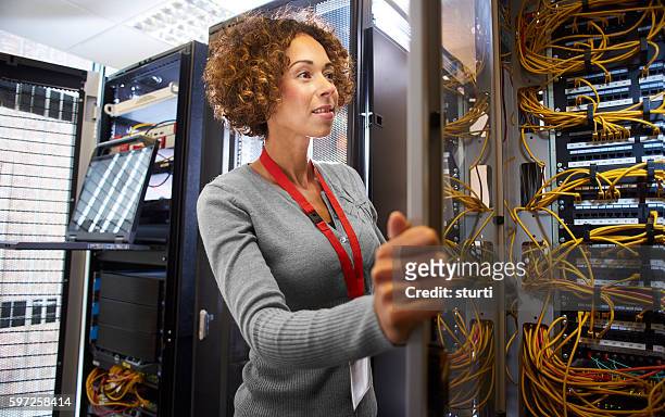 it engineer in the server room - trainee program stock pictures, royalty-free photos & images