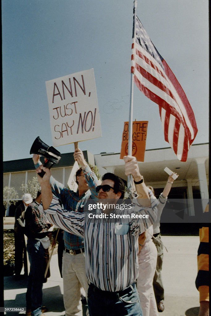 Davidians The Branch Davidians, a Christian sect led by David Koresh, lived at ...