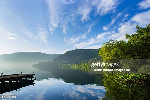 towada lake at dawn - prefeitura de aomori imagens e fotografias de stock