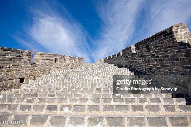 path to the top of the wall - shaanxi provinz nordostchina stock-fotos und bilder