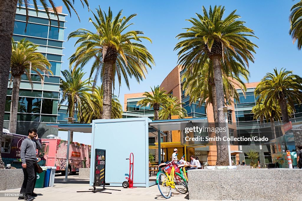 Gogoggleplex At the Googleplex, headquarters of the search engine company Google ...