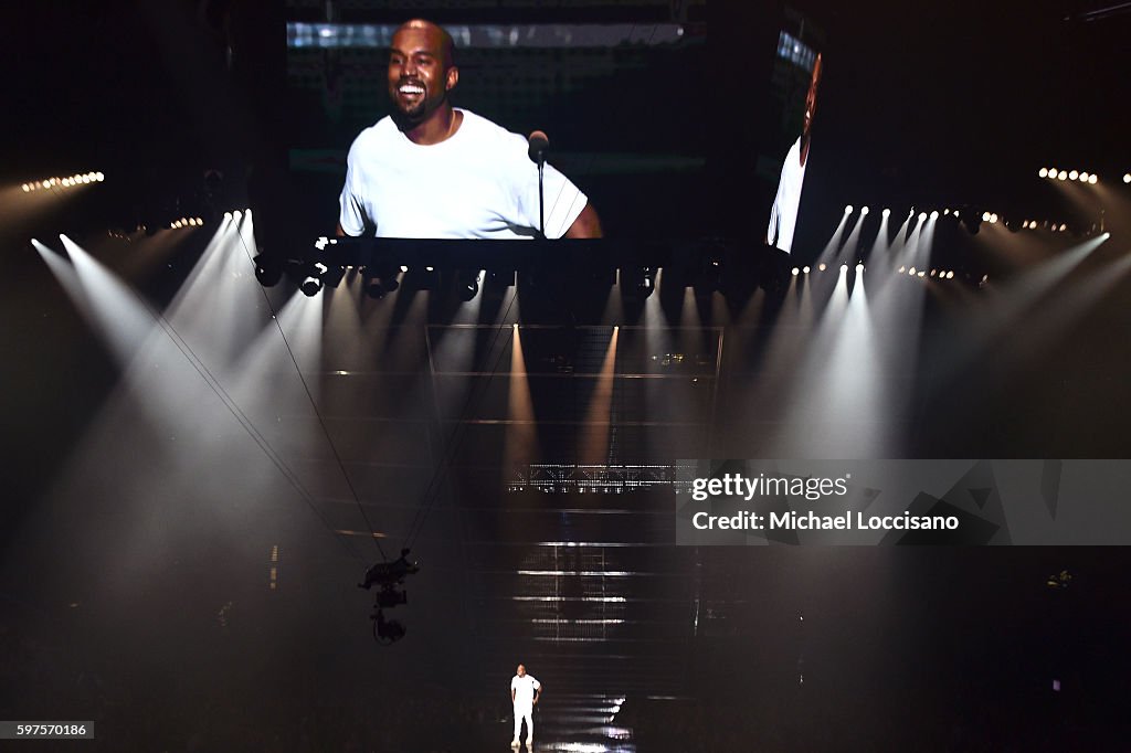 2016 MTV Video Music Awards - Show & Audience