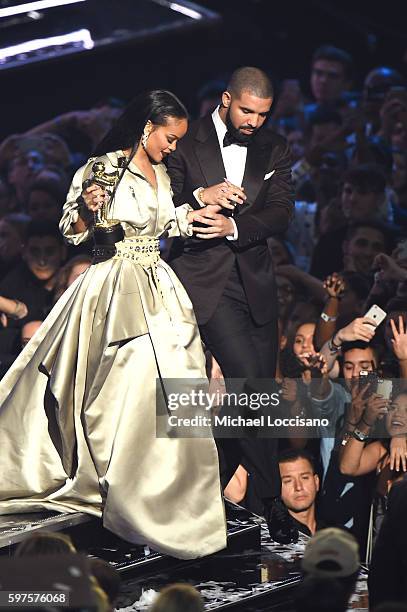 Drake presents Rihanna with the The Video Vanguard Award during the 2016 MTV Video Music Awards at Madison Square Garden on August 28, 2016 in New...