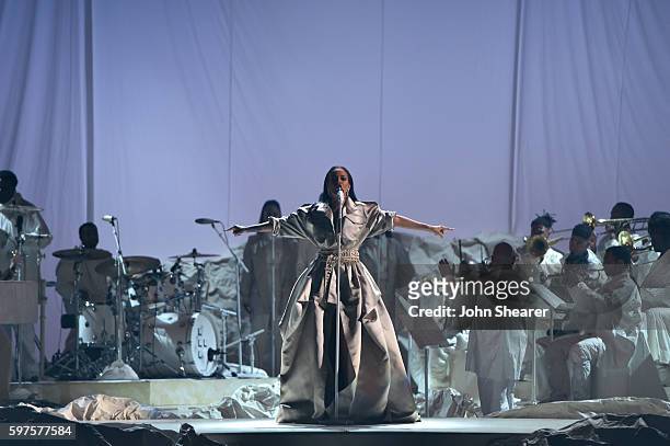 Rihanna performs onstage during the 2016 MTV Music Video Awards at Madison Square Gareden on August 28, 2016 in New York City.