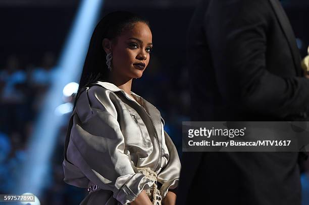 Drake presents the Video Vanguard award to Rihanna onstage during the 2016 MTV Music Video Awards at Madison Square Gareden on August 28, 2016 in New...