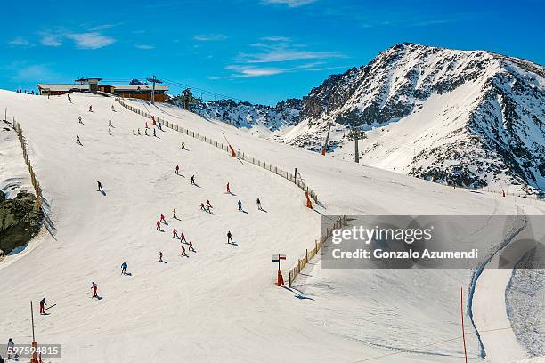 grandvalira ski resort in andorra - skiing and snowboarding stockfoto's en -beelden