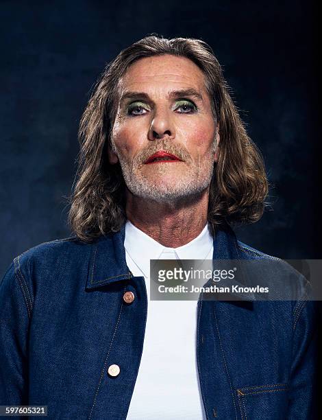 older man with facial hair in make-up - beautiful transvestite - fotografias e filmes do acervo