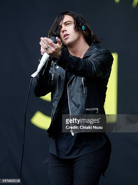 Kellin Quinn of Sleeping With Sirens performs on Day 3 of Reading Festival at Richfield Avenue on August 28, 2016 in Reading, England.