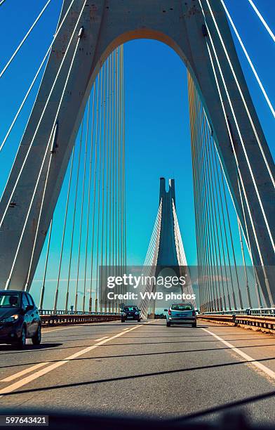 motorway suspension bridge, algarve, portugal. - lagos skyline stockfoto's en -beelden