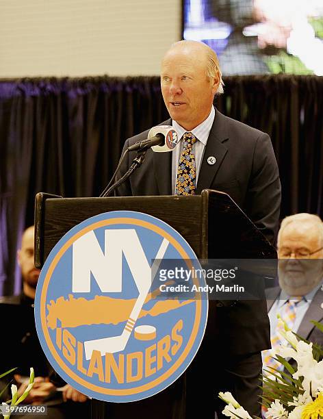 New York Islanders former center Butch Goring addresses the guests during the New York Islanders memorial service for Al Arbour on August 29, 2016 in...