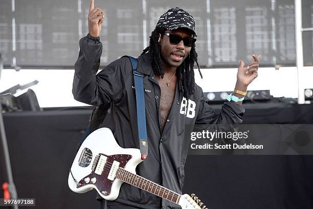 581 Dev (Singer) Stock Photos, High-Res Pictures, and Images - Getty Images