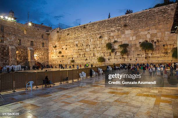 western wall in israel - bairro judeu jerusalém imagens e fotografias de stock