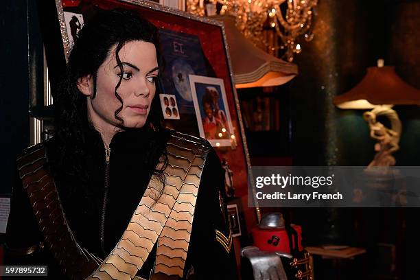 Michael Jackson Wax Figure Photos And Premium High Res Pictures Getty michael-jackson-wax-figure-photos-and-premium-high-res-pictures-getty