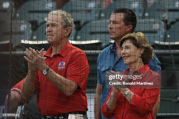 Bushside Ranger Laura 91 George And Laura Bush Texas Rangers Photos & High Res Pictures ...
