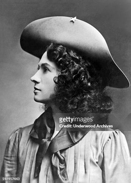 Annie Oakley Photos and Premium High Res Pictures - Getty Images