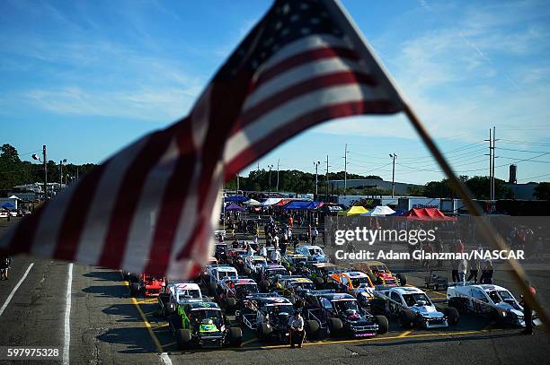 350 Riverhead Raceway Photos & High Res Pictures - Getty Images
