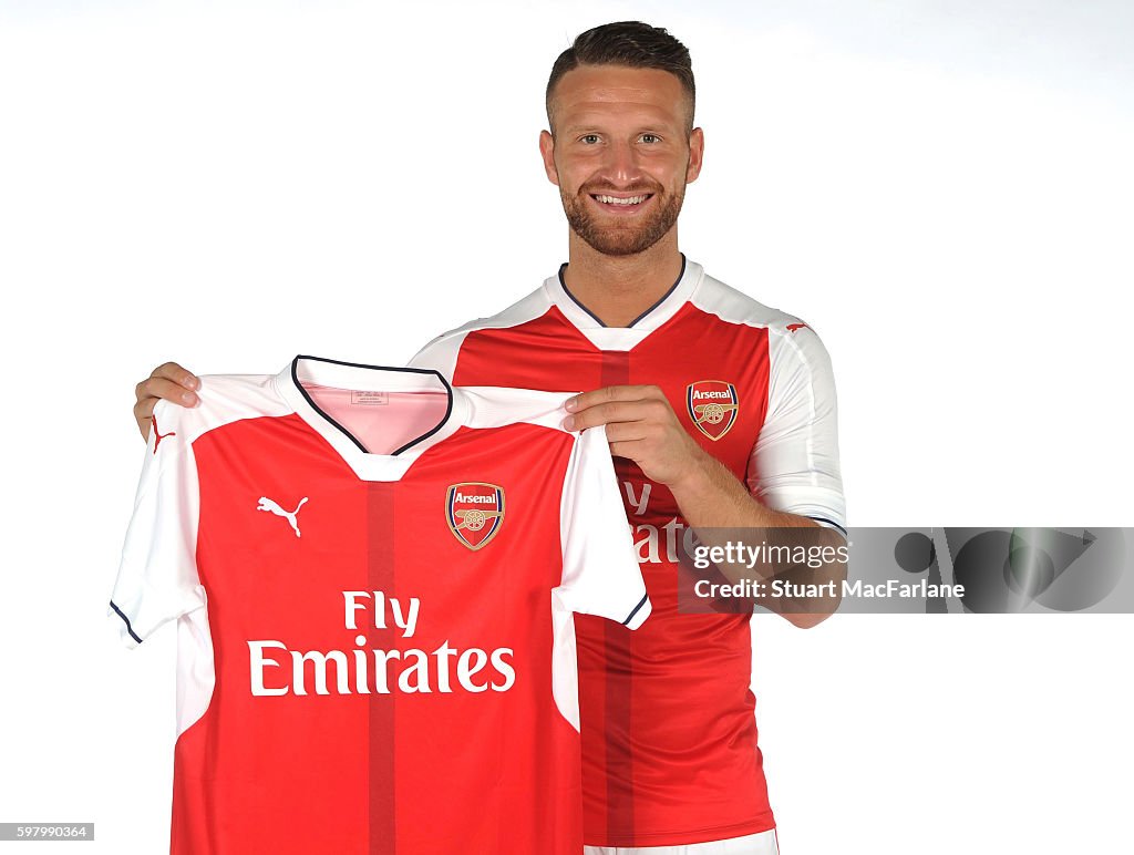 Arsenal Unveil New Signing Shkodran Mustafi