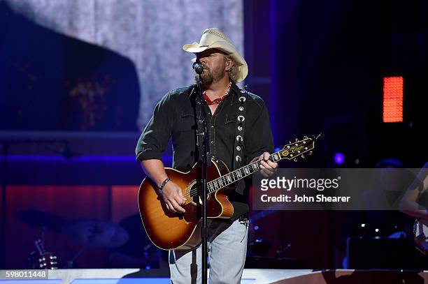 Musicial artisit Toby Keith performs onstage during the 10th Annual ACM Honors at the Ryman Auditorium on August 30, 2016 in Nashville, Tennessee.