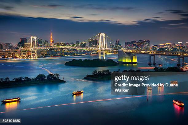 tokyo bay with tokyo tower - odaiba tokyo stockfoto's en -beelden