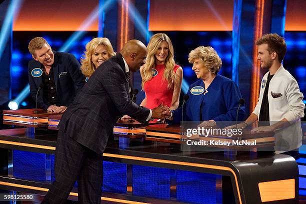 Garrett Morris vs Alfonso Ribeiro and Todd Chrisley vs Sara Evans" - The celebrity teams competing to win cash for their charities feature the family...