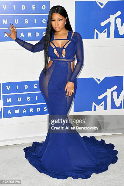Rapper Nicki Minaj arrives at the 2016 MTV Video Music Awards at Madison Square Garden on August 28, 2016 in New York City.