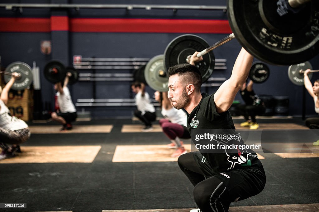 Training gym class weightlifting on a gym La Mole gym