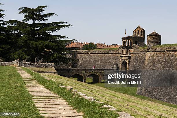 jaca, town walls - provinz huesca stock-fotos und bilder