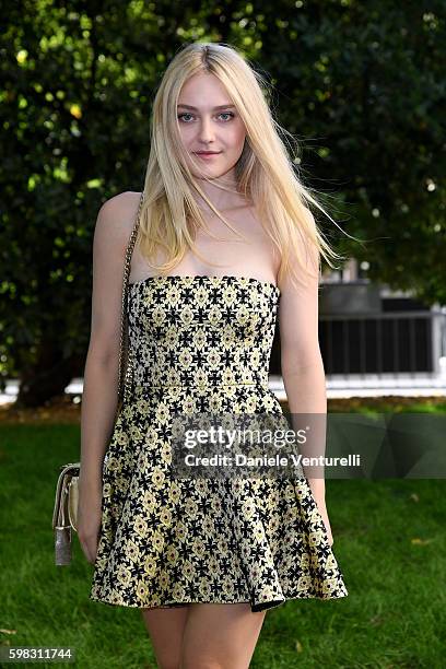 Dakota Fanning arrives at a photocall for 'Women's Tales' during the 73rd Venice Film Festival at on September 1, 2016 in Venice, Italy.