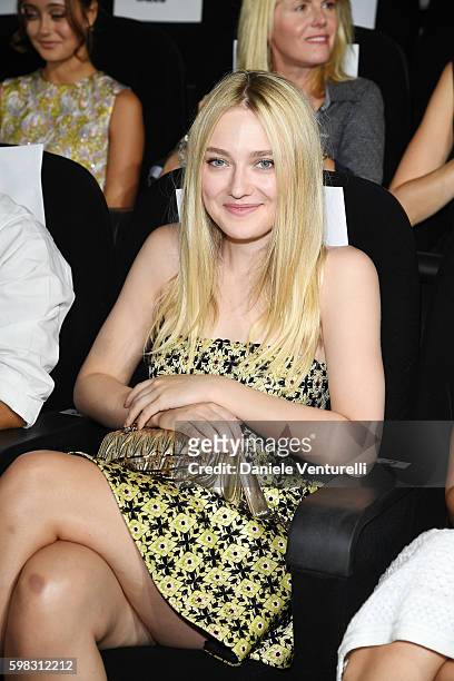 Dakota Fanning attends a photocall for 'Women's Tales' during the 73rd Venice Film Festival at on September 1, 2016 in Venice, Italy.