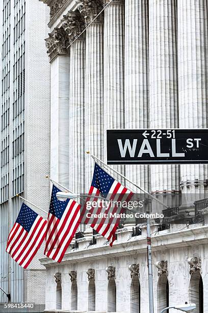 new york stock exchange, wall street, new york, usa - wall street lower manhattan stock-fotos und bilder