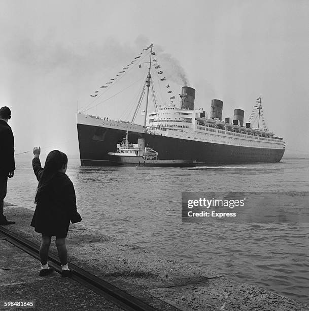 The Cunard ocean liner 'RMS Queen Mary' leaves for California on her final transatlantic voyage, 15th September 1967.