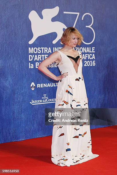 Guest attends the premiere of 'Summertime' during the 73rd Venice Film Festival at Sala Giardino on September 1, 2016 in Venice, Italy.
