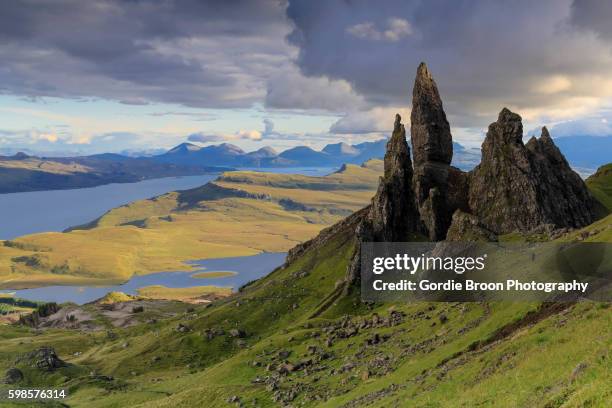 the old man of storr. - old man of storr stock-fotos und bilder