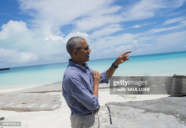 President Barack Obama tours Midway Atoll in the Papahanaumokuakea Marine National Monument in the Pacific Ocean, September 1, 2016. / AFP / SAUL LOEB