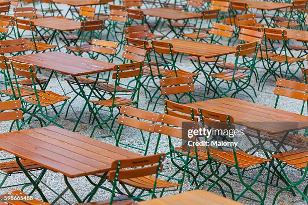 germany, bavaria, munich. empty beer garden, beer fest - jardín de cerveza fotografías e imágenes de stock