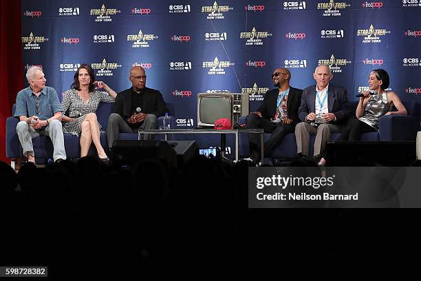 Rene Auberjonois, Terry Farrell, Michael Dorn, Cirroc Lofton, Armin Shimerman and Nana Visitor speak on stage at "The Star Trek: Deep Space Nine:...