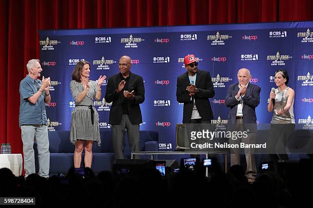 Rene Auberjonois, Terry Farrell, Michael Dorn, Cirroc Lofton, Armin Shimerman and Nana Visitor speak on stage at "The Star Trek: Deep Space Nine:...