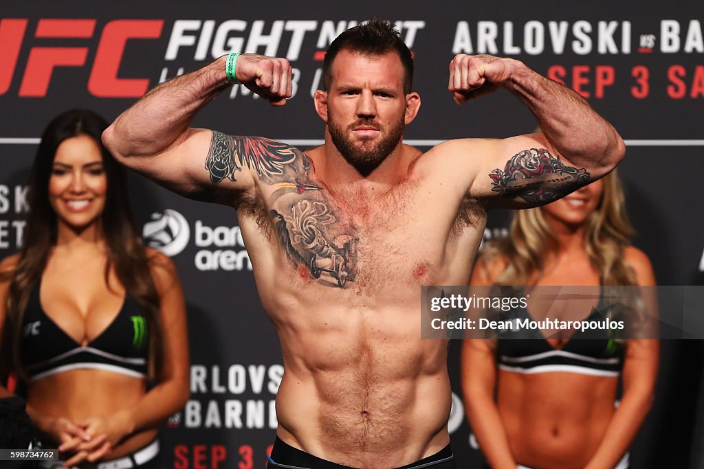 UFC Fight Night: Weigh-ins
