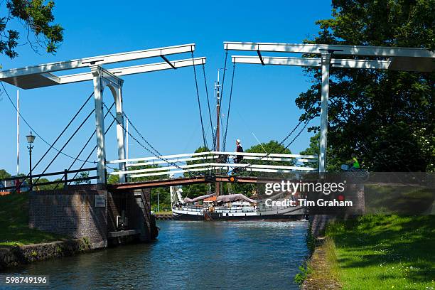Dutch Bridge Design 851 Dutch Draw Bridge Stock Photos, High-Res Pictures, and Images ...