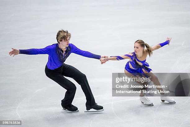 Ekaterina Aleksandrovskaya and Harley Windsor of Austria compete during the junior pairs free skating on day two of the ISU Junior Grand Prix of...