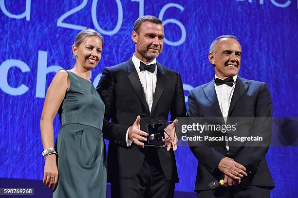 Liev Schreiber is awarded by president of the festival Alberto Barbera with the Persol tribute to Visionary Talent Award 2016 at the premiere of 'The...