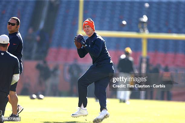 Peyton Manning, Denver Broncos, warming up before the Denver Broncos vs Pittsburgh Steelers, NFL Divisional Round match at Authority Field at Mile...