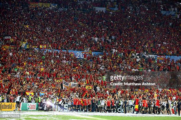 Spain celebrate winning Euro 2008 with their fans during the Euro 2008 European Soccer Championships final match between Gemany and Spain at the...