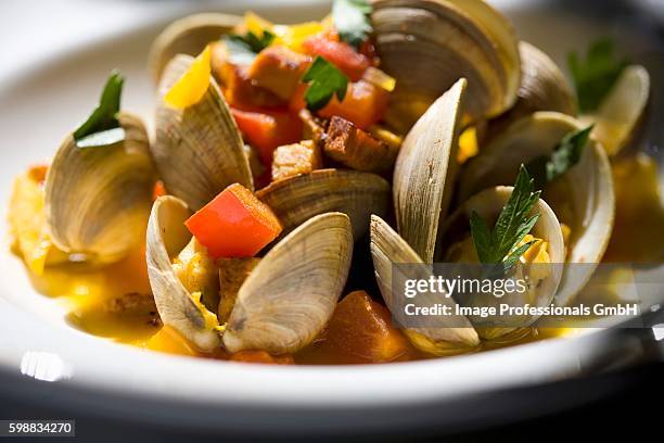Looped Clam Chopped Clams Photos and Premium High Res Pictures - Getty Images