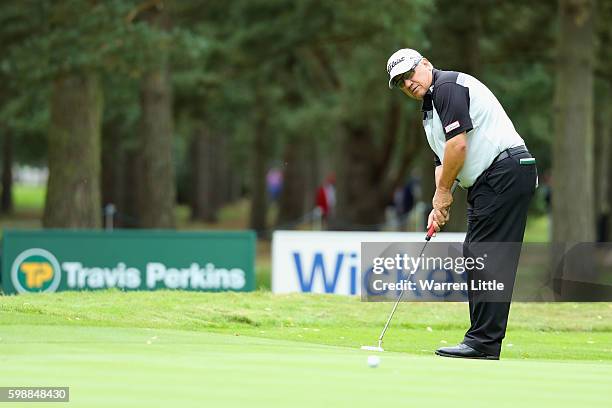 Peter O'Malley of Australia putts on the 18th green during the first round of the Travis Perkins Masters at Woburn Golf Club on September 2, 2016 in...