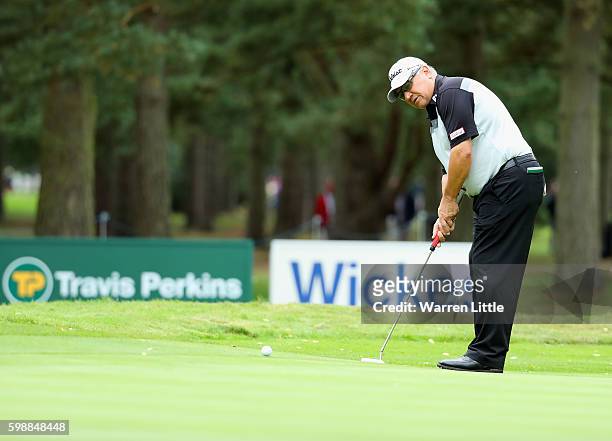 Peter O'Malley of Australia putts on the 18th green during the first round of the Travis Perkins Masters at Woburn Golf Club on September 2, 2016 in...