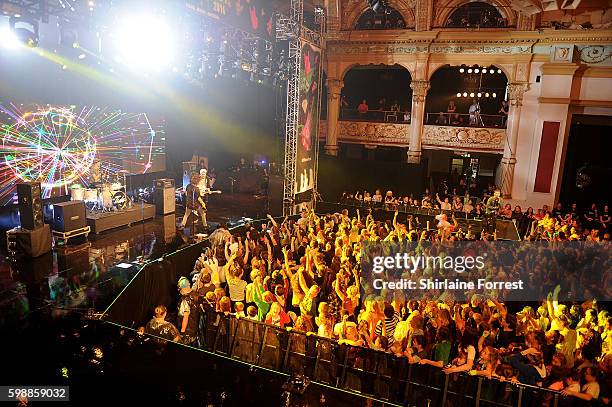 The Tide perform on stage during the first UK Nickelodeon SLIMEFEST at the Empress Ballroom on September 3, 2016 in Blackpool, England.